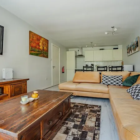 Inviting 2bd Flat 5 Mins To Temple Bar